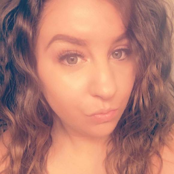 Meet your Posher, Danielle - Picture 1 of 1